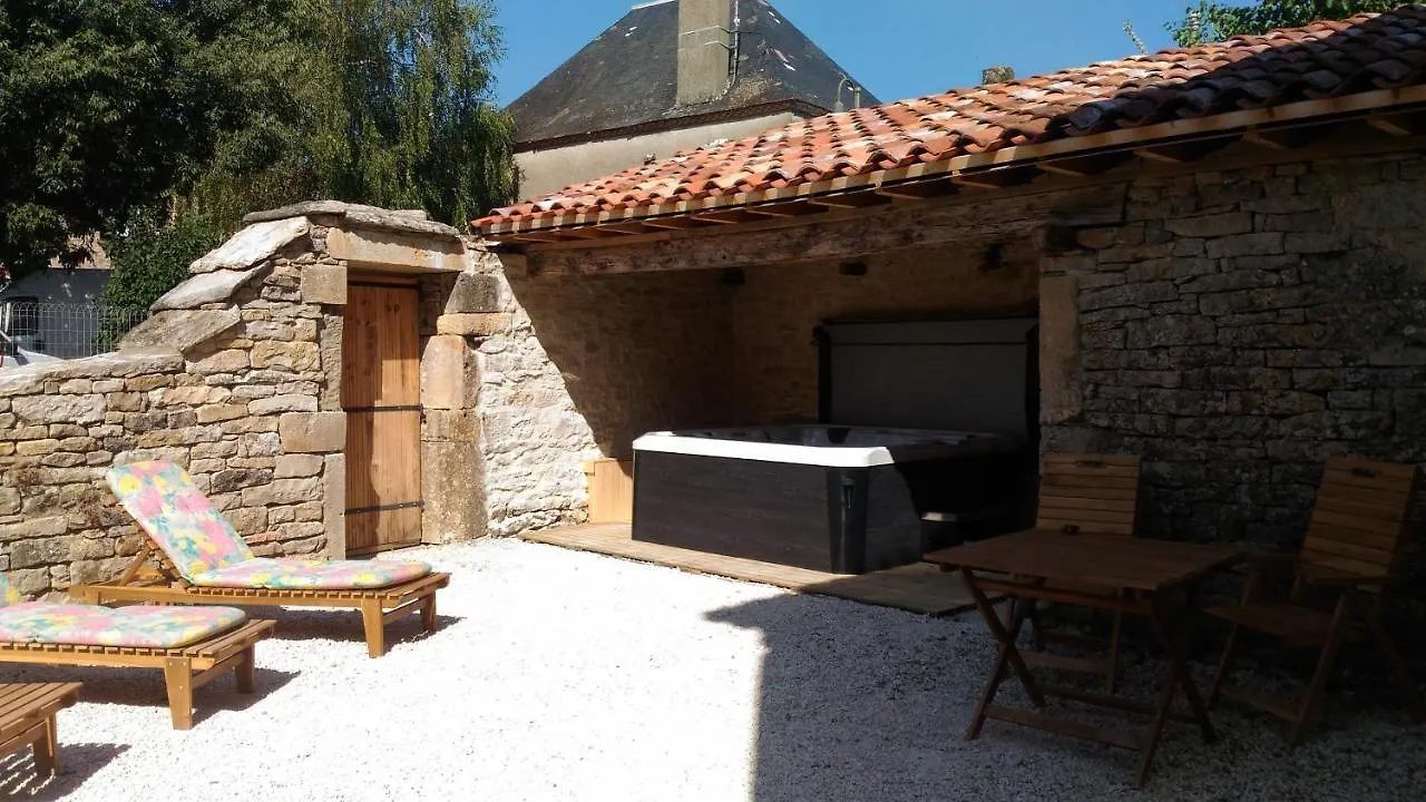 Apartamento Le Logis Du Foirail Saint-Projet  0*, Saint-Projet (Tarn-et-Garonne)